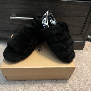 Women’s Ugg Fluff Yeah Slides- Black